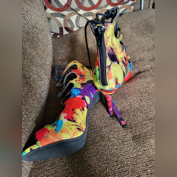 Candie's 4" Lace Up Heels - Picture 2 of 5